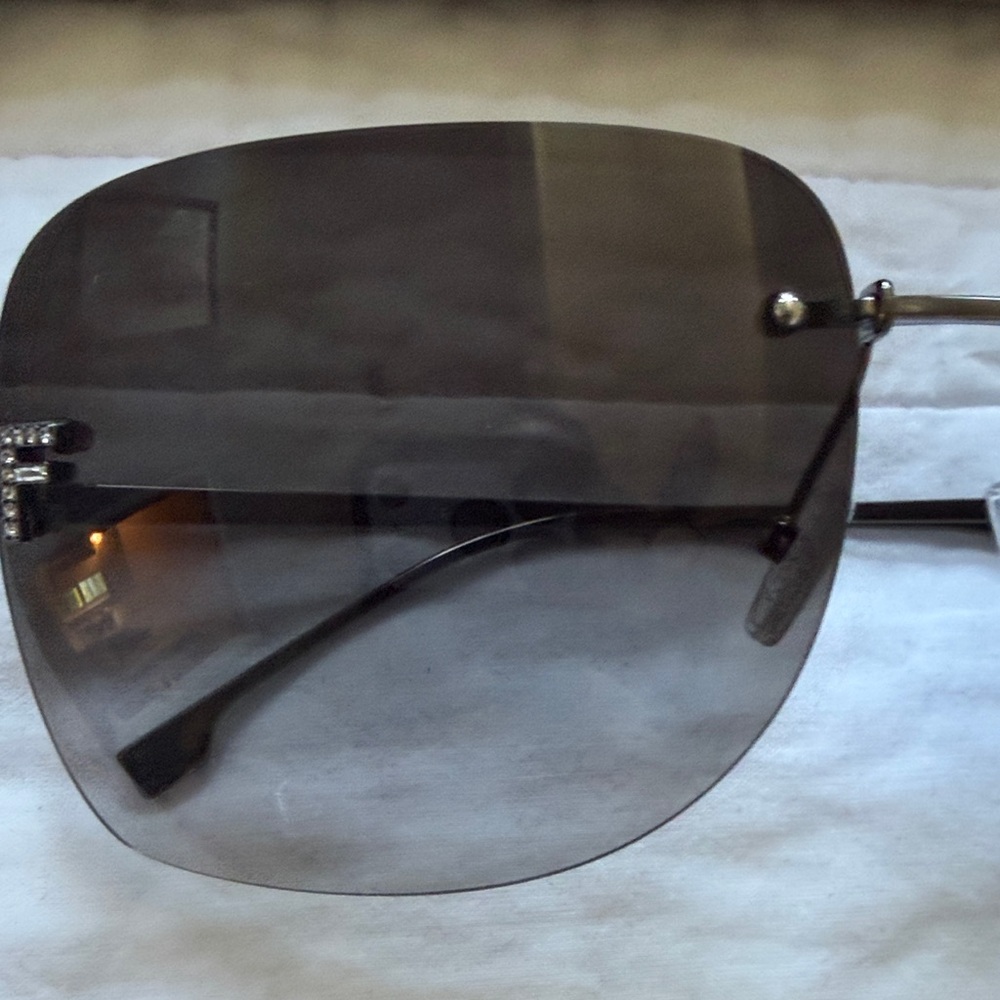 Fendi Rimless Sunglasses with Gold Hardware - Black Gradient Lenses - Picture 2 of 7